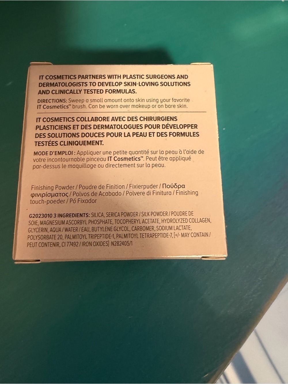 !it Cosmetics Translucent Setting Powder - - Picture 3 of 3